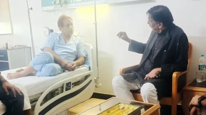 This journalist makes a big claim: Azam Khan and his son were given slow poison in Sitapur jail.