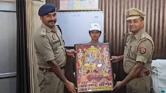 Rampur: Under Mission Shakti Abhiyan 5.0, meritorious student Aarushi became Additional SP for a day.