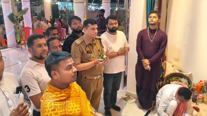 Rampur SP performed puja at Durga temple and made women aware.