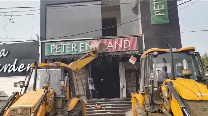 Major BDA action in Bareilly: Bulldozer runs on Arif's market, a close associate of Maulana Tauqeer Raza, razing 16 shops