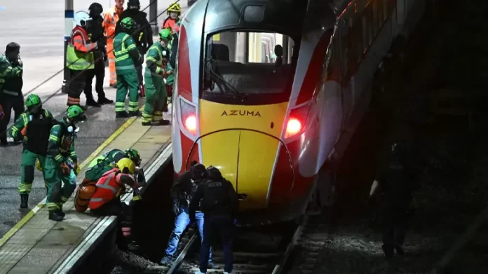Knife attack on UK train: 10 passengers injured, two suspects in custody