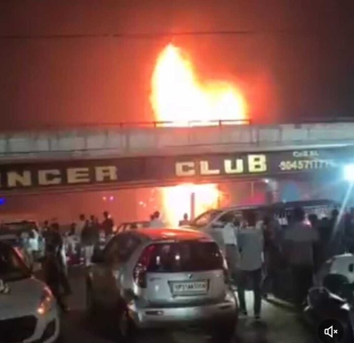 Pari restaurant fire