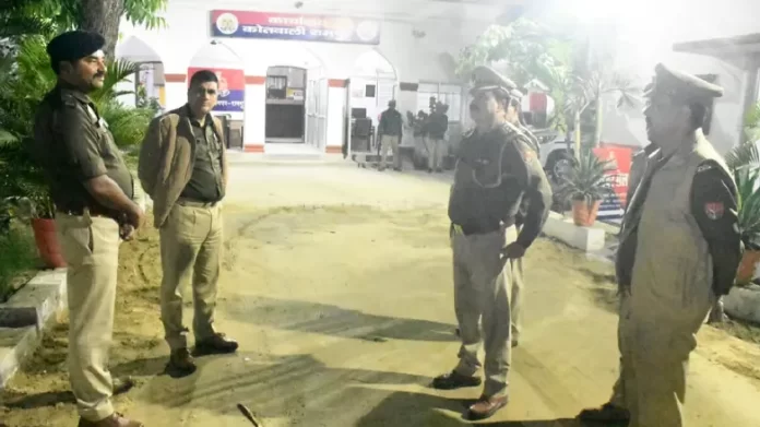 Rampur Police news Rampur: Police officers inspect Kotwali, security increased with foot patrolling