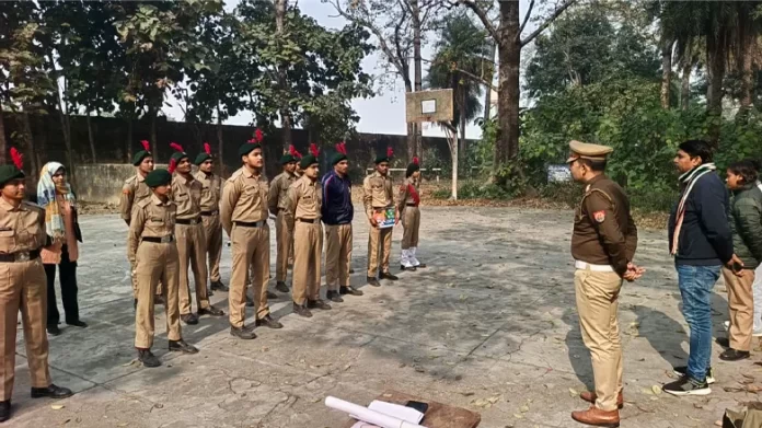 A traffic awareness program was organized at Raza Inter College.