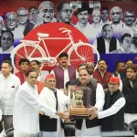 up-politics-naseemuddin-siddiqui-joins-samajwadi-party-akhilesh-yadav