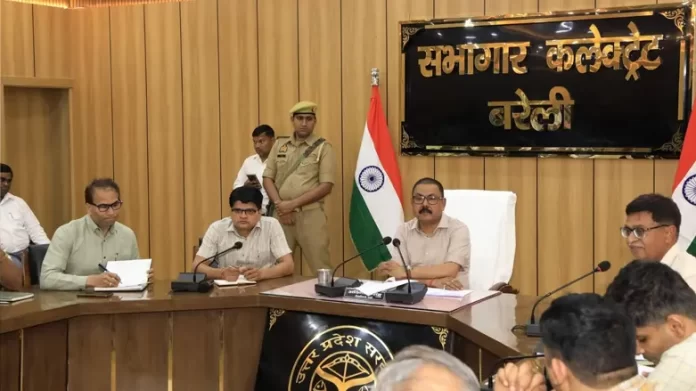 dm-avinash-singh-warns-salary-will-be-stopped-for-offices-not-working-on-e-office.