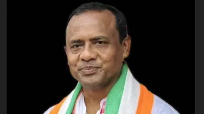 Setback for Congress during Mallikarjun Kharge's rally; senior leader resigns.