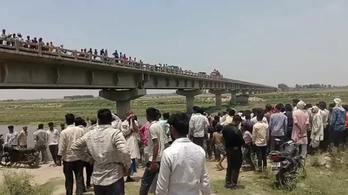 Badaun news budaun-youth-drowns-in-ramganga-river-during-funeral