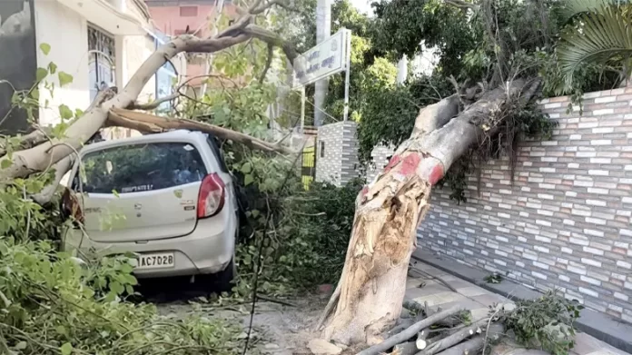 rampur-weather-update-storm-and-power-cut