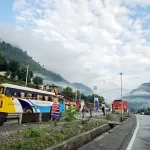 31 Pilgrims Injured After Amarnath Yatra Bus Skids Off Road in Ganderbal Gund