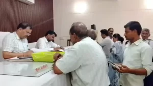 शिकायतकर्ता की संतुष्टि व निस्तारण की गुणवत्ता पर विशेष ध्यान दें अधिकारी: अपर आयुक्त 1 Badaun Sampurn Samadhan Diwas