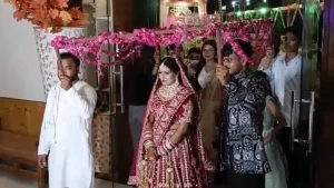 गंगा-जमुनी तहज़ीब की अनूठी मिसाल: मुस्लिम भाई ने निभाया धर्मबहन का फर्ज, मंत्रोच्चार के बीच किया कन्यादान 9 muslim-brother-performs-kanyadan-of-hindu-sister-in-ujhani-badaun