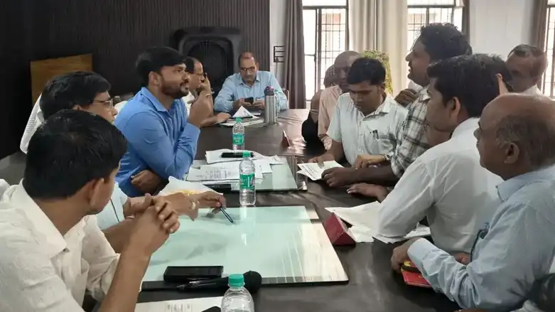 समाधान दिवस में पहुंचीं 13 शिकायतें, मौके पर एक का भी निस्तारण नहीं 3 badaun-sahaswan-samadhan-divas-news