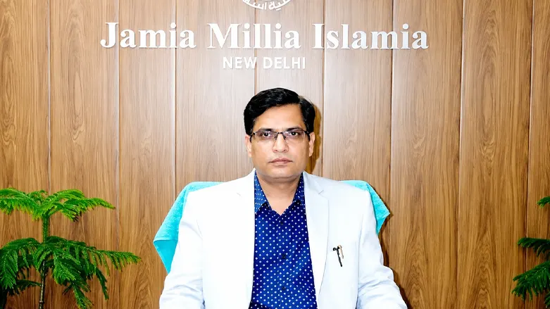 Jamia Millia Islamia, Jamia Registrar Controversy