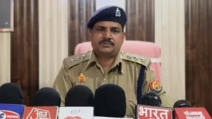 मैनपुरी में स्कूल से लौट रही 11वीं की छात्रा से छेड़छाड़, विरोध करने पर आरोपी ने होंठ पर काटा; मुकदमा दर्ज 1 Class 11 student molested while returning from school in Mainpuri; accused bit her lip when she resisted; case registered.