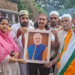 मुरादाबाद में राष्ट्रीय मुस्लिम मंच ने मनाया पीएम मोदी का जन्मदिन, मज़ार पर चादर चढ़ाकर की लंबी उम्र की दुआ 2 pm-modi-birthday-moradabad-rashtriya-muslim-manch