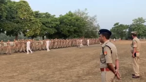 मैनपुरी: पुलिस लाइन में साप्ताहिक मंगलवार परेड, अपर पुलिस अधीक्षक नगर ने ली सलामी 11 Police Parade in Mainpuri