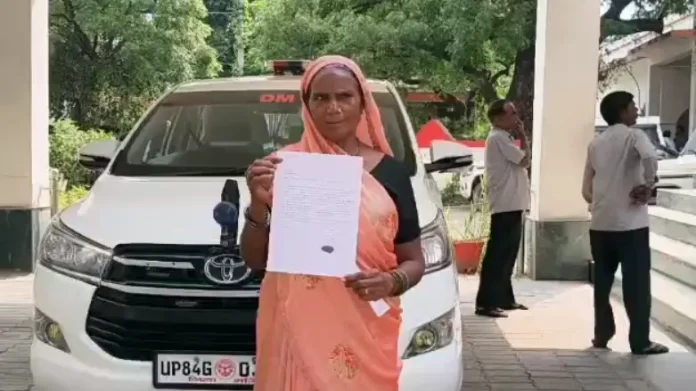 kurawali-chc-staff-alleged-asking-bribe-for-delivery-mainpuri
