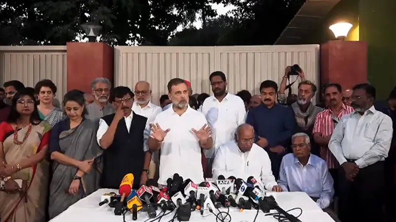vote-chori-ke-khilaf-vipaksh-ekjut-rahul-gandhi-bade