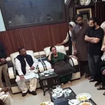 swami-prasad-maurya-meets-azam-khan-family